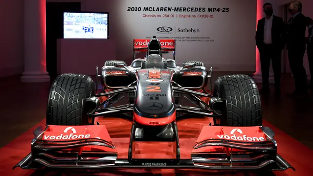Mobil Balap McLaren Lewis Hamilton