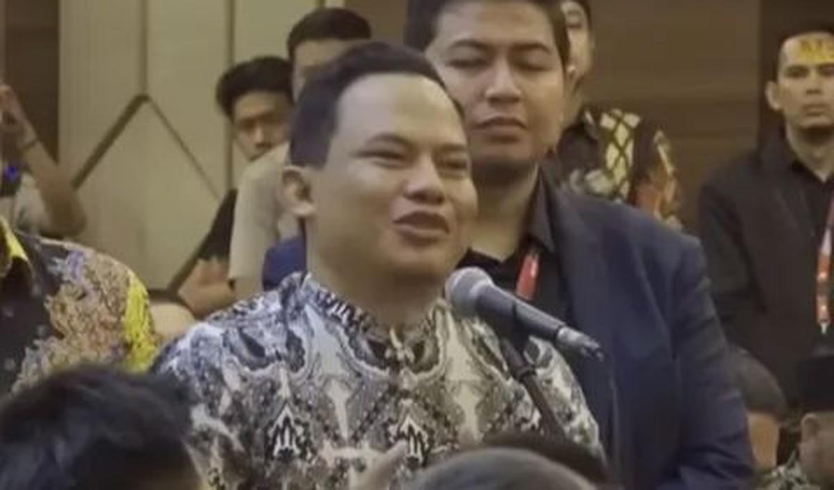 4.&nbsp;Muhammad Zainal Muttaqin<br>
