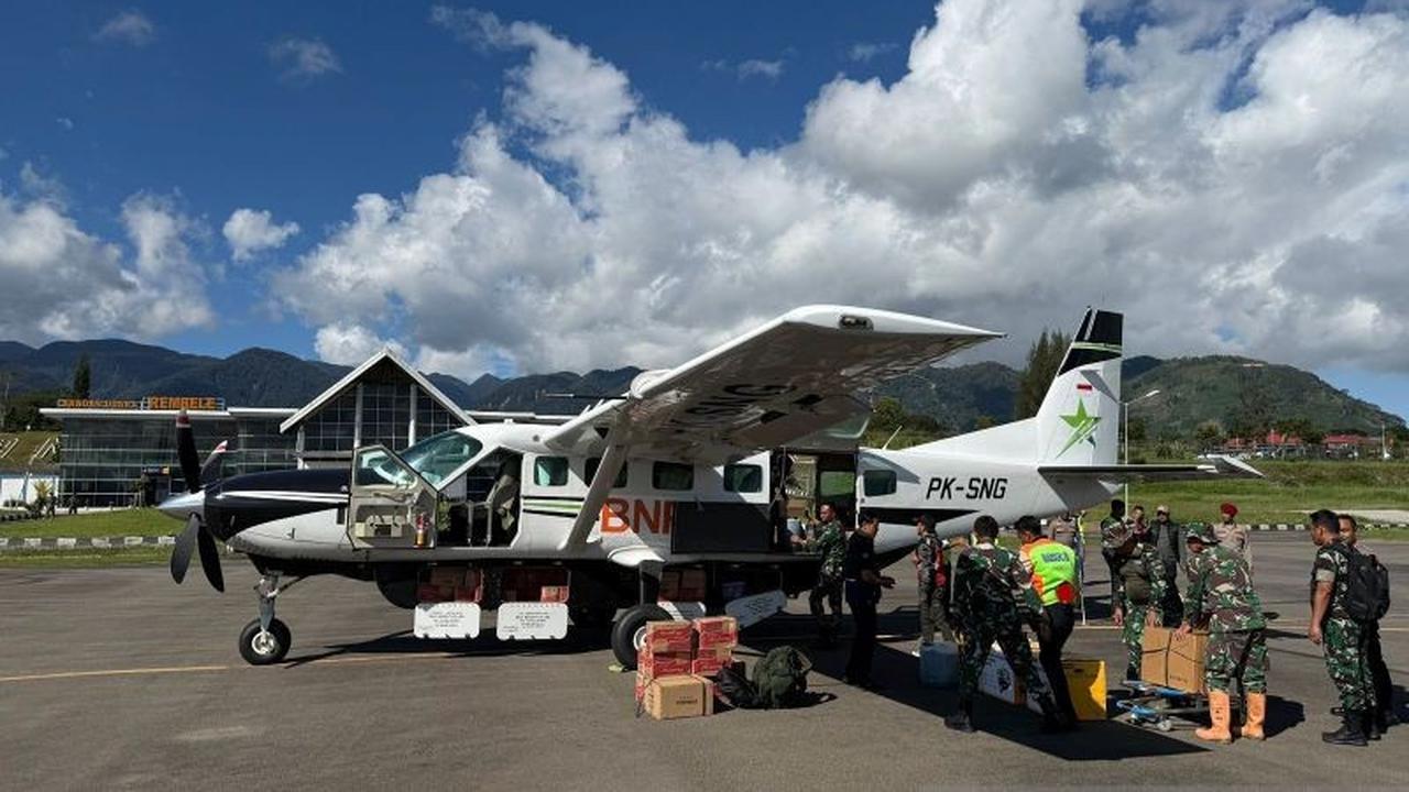 Pesawat BNPB Jangkau Wilayah Terisolasi, Pastikan Bantuan Logistik Longsor Aceh Tersalurkan