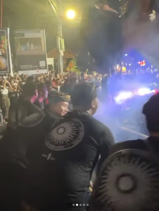 Rizky Febian di acara pengerupukan. [Foto: Instagram/rizkyfbian]