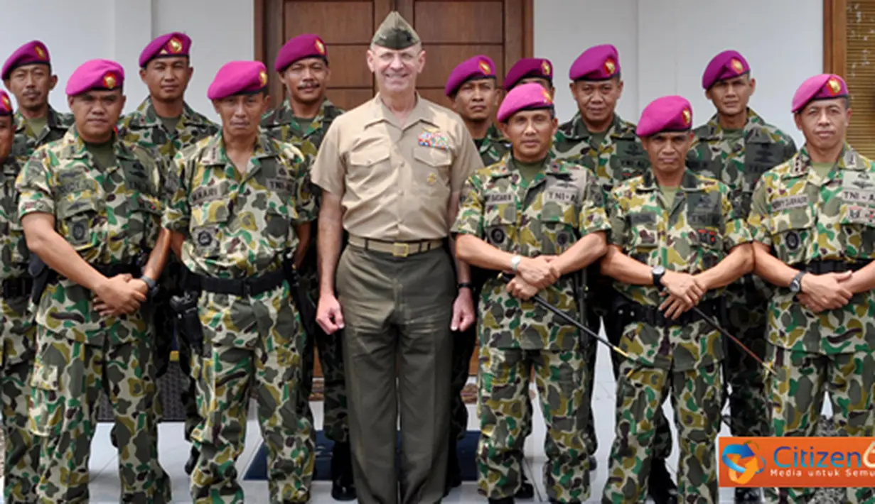Citizen6, Surabaya: Lt. Gen Duane Thiessen merencanakan pasukannya yang akan menempati pangkalan Marinir Amerika di Darwin itu untuk latihan bersama dengan Marinir di negara-negara Asia termasuk Marinir Indonesia. (Pengirim: Sintelpasmar-1)