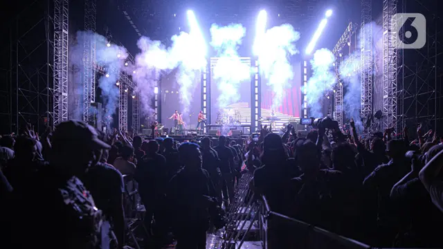 Bawakan Lagu Hits, Sheila On 7 Hibur Penonton dalam Konser Bertajuk “Tunggu Aku”