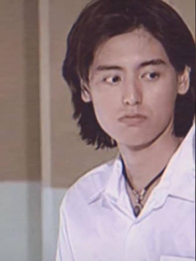 6 Potret Lawas Roger Danuarta di Awal Karier, Disebut Mirip Idol K-Pop