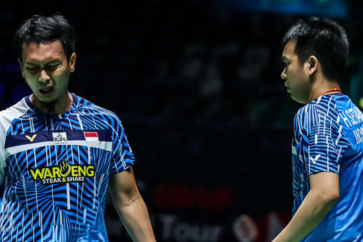 Pebulu tangkis Indonesia Muhammad Ahsan dan Hendra Setiawan di All England 2021