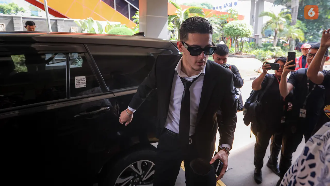 Foto: Wajah Semringah Justin Hubner usai Disumpah Jadi WNI, Siap Perkuat Timnas Indonesia