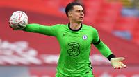 Kepa Arrizabalaga. Kiper asal Spanyol yang bermain untuk Chelsea ini didatangkan dari Athletic Bilbao pada awal musim 2018/2019. Dua musim menjadi kiper utama, musim ini tergeser oleh Edouard Mendy. Tiap pekan ia mendapat bayaran sebesar 150 ribu pounds. (AFP/Ben Stansall/Pool)