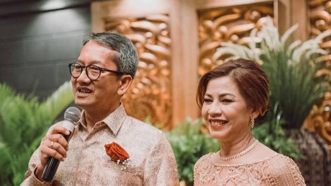 senyum manis vanesha prescilla di hari pernikahan ibunda