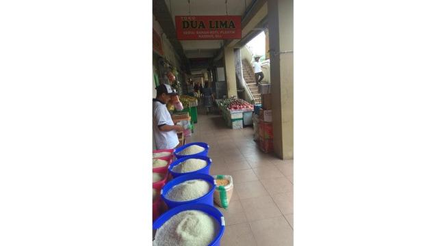 Efek Virus Corona, Ini 6 Potret Pasar Tradisional Sepi Pengunjung