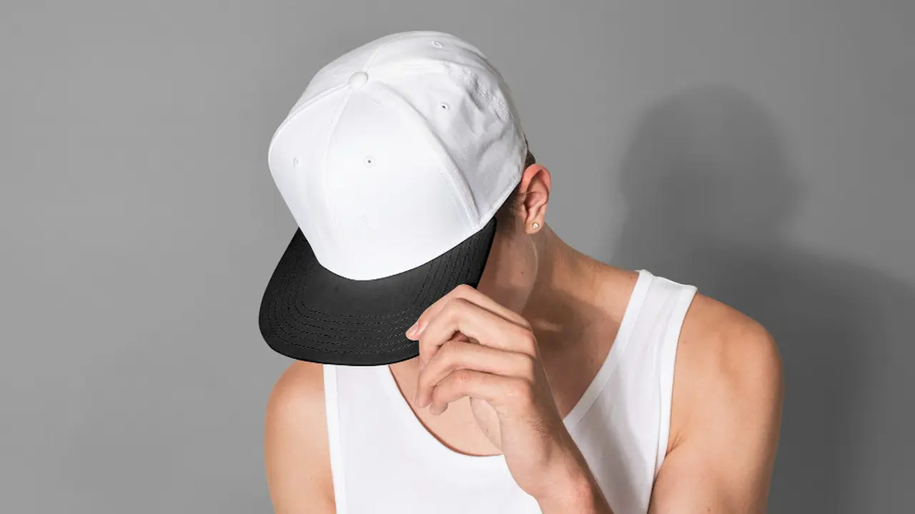 Ilustrasi cowok memakai topi