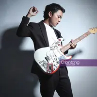 Calvin Jeremy mengeksplorasi keindahan alam Korea melalui single terbarunya, Nostalgia. (Photographer: Bambang E. Ros/Bintang.com, Digital Imaging: Muhammad Iqbal Nurfajri/Bintang.com)