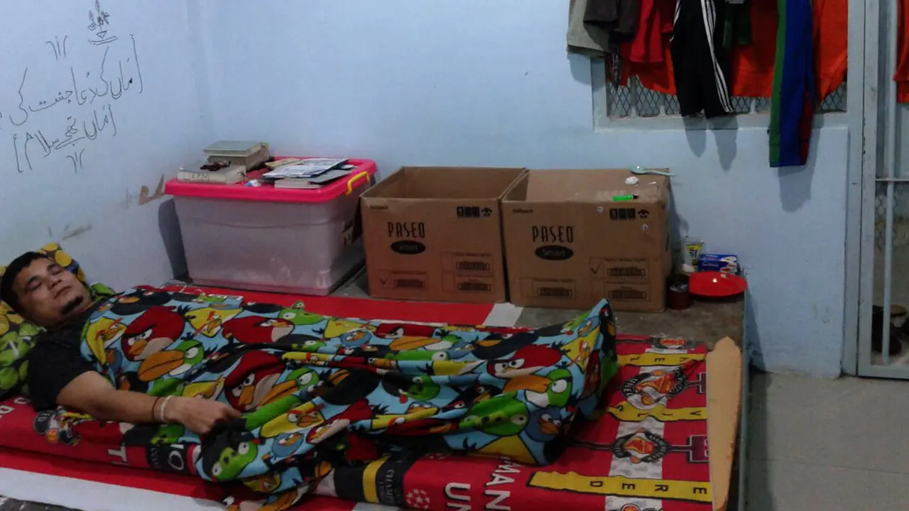 Pengungsi mogok makan