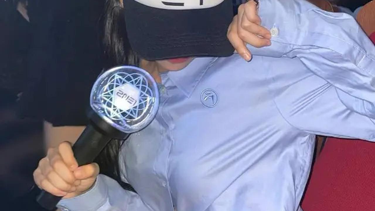 5 Gaya Nagita Slavina dan Jennie BLACKPINK Pakai Tas Chanel Kembar, Nonton Comeback 2NE1 di Korea