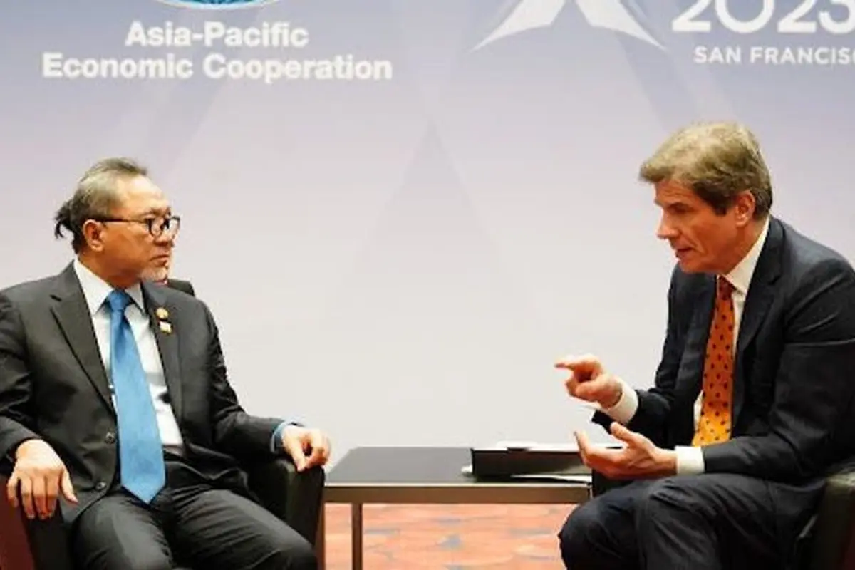 Menteri Perdagangan (Mendag) Zulkifli Hasan mengadakan pertemuan bilateral dengan Under Secretary for Economic Growth, Energy, and the Environment, Jose W. Fernandez di sela KTT APEC AS 2023. (Dok Humas Kemendag)