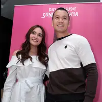 Belasan tahun silam sejak resmi dirilis tahun 2003 silam, film Eiffel I’m In love di garap sekuelnya. Shandy Aulia dan Samuel Rizal masih dipercaya memerankan film yang melambungkan namanya tersebut. (Deki Prayoga/Bintang.com)