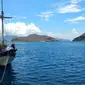 Butuh waktu sekitar 4 jam dengan Kapal Pinisi dari Labuan Bajo untuk sampai ke Pulau Padar. (Amal/Liputan6.com)
