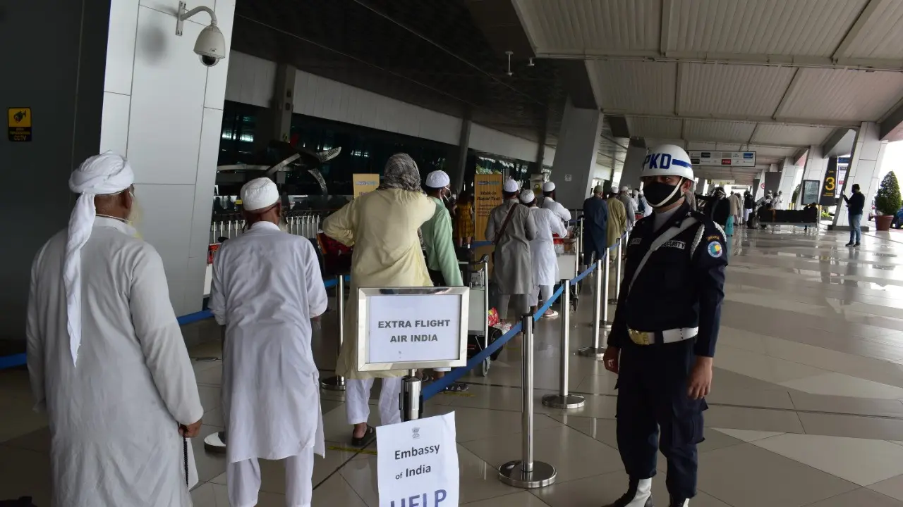 Evakuasi warga India dari Indonesia.
