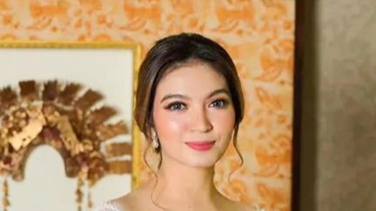 Foto-foto Selvi Ananda Memakai Kebaya Keunguan, Cantik Anggun Berkelas