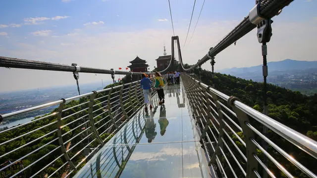 Jembatan Kaca