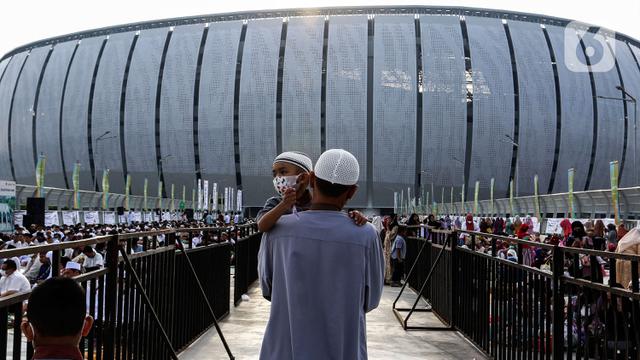 Ribuan Umat Muslim Laksanakan Sholat Idul Fitri di JIS