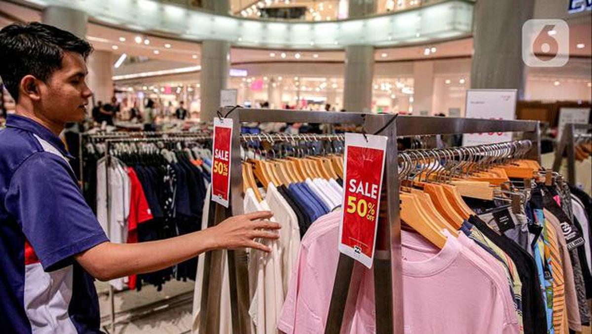 Pagi atau Sore? Ketahui Waktu Terbaik Membeli Pakaian dan Sepatu agar Ukurannya Pas