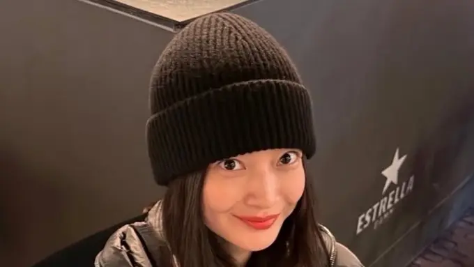 Penampilan santai Shin Min-a saat Honeymoon Musim Dingin dengan Gaya Santai. [@illusomina]