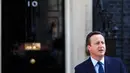 PM Inggris David Cameron memberikan pernyataan di 10 Downing Street, London, Jumat (24/6). Usai Inggris resmi memilih untuk keluar dari Uni Eropa (Brexit), David Cameron mengumumkan akan mengundurkan diri pada Oktober mendatang. (REUTERS/Stefan Wermuth)