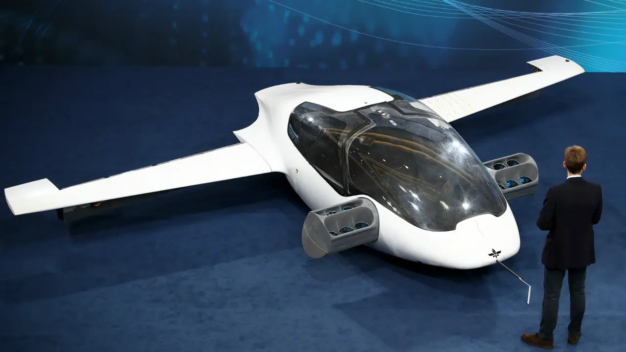 Prototipe taksi terbang bertenaga jet listrik produksi Lilium, sebuah stratup asal Jerman (AFP)