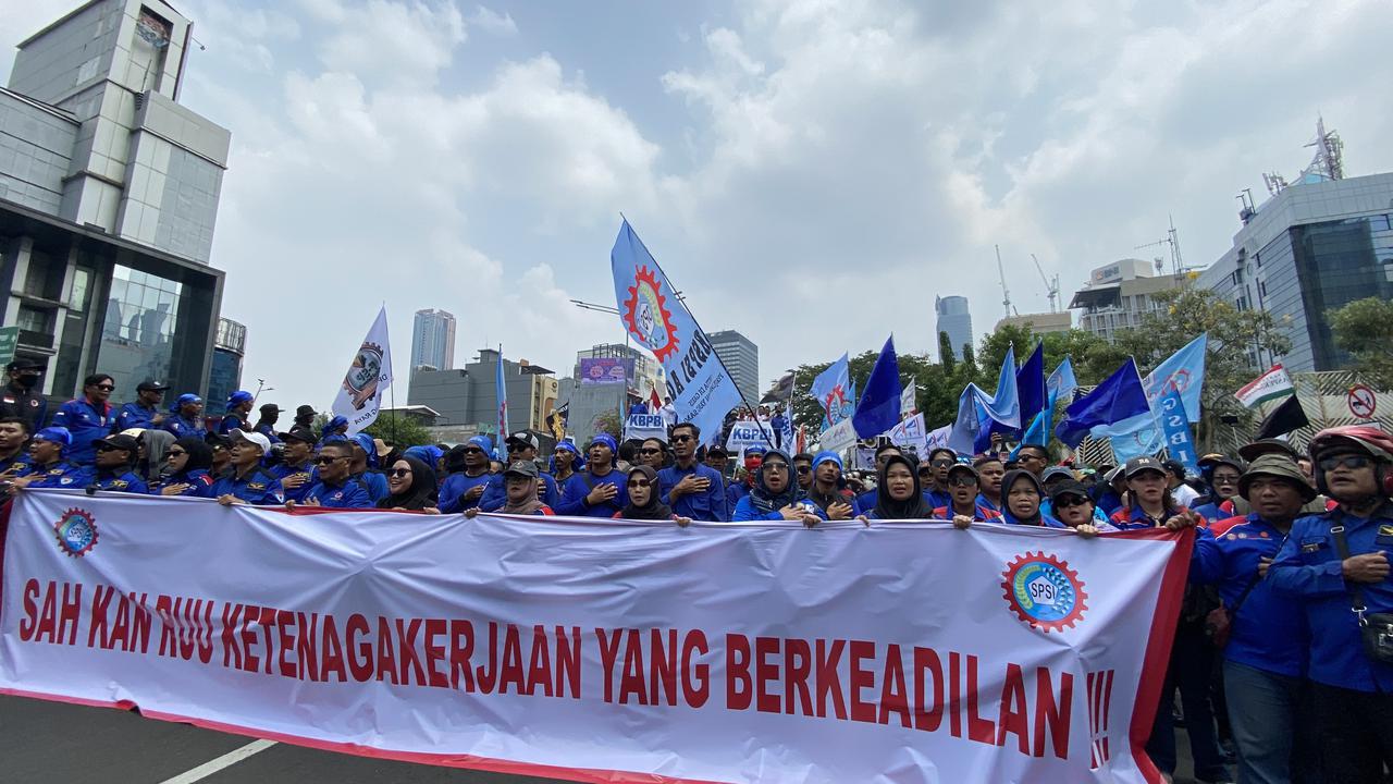 Tolak Pesangon Murah dan Outsourcing, Buruh Siap Demo di 38 Provinsi