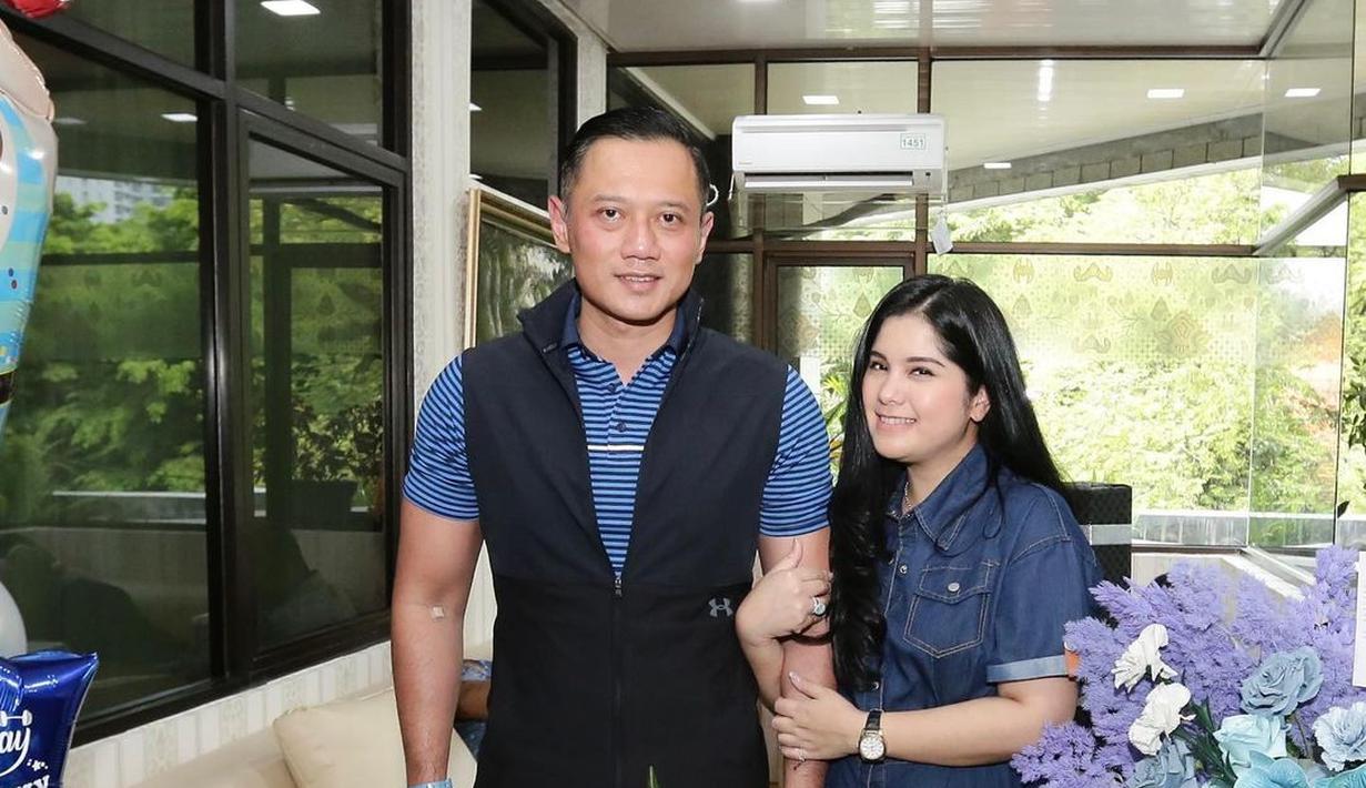 Annisa Pohan terjebak di antara sedih dan bahagia. Bahagia, karena sang suami, yakni Agus Yudhoyono hari ini, Kamis (10/8/2022), merayakan ulang tahun ke-44. Sedih, karena pada hari yang sama, politikus berjuluk AHY itu dilarikan ke rumah sakit. Agus Yudhoyono kini dirawat di RSPAD Gatot Subroto Jakarta akibat demam berdarah. Ini dikabarkan Annisa Pohan lewat akun Instagram terverifikasinya sembari mengunggah sejumlah foto kala AHY di kamar rumah sakit. (Foto: Dok. Instagram @annisayudhoyono)