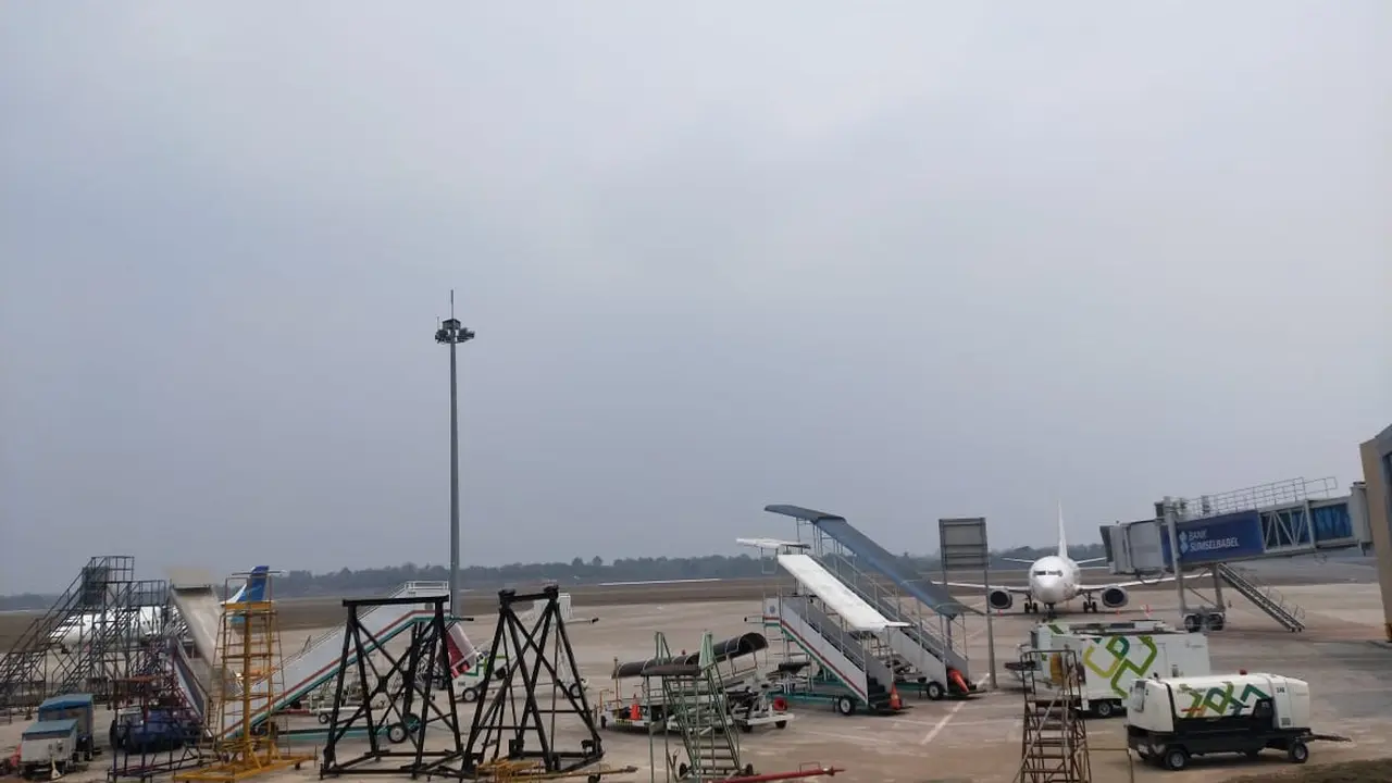 Kabut Asap Pekat, Pesawat dari Kuala Lumpur Berputar 18 Menit di Langit Palembang