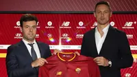 Nemanja Matic diperkenalkan sebagai pemain anyar AS Roma. (AS Roma)