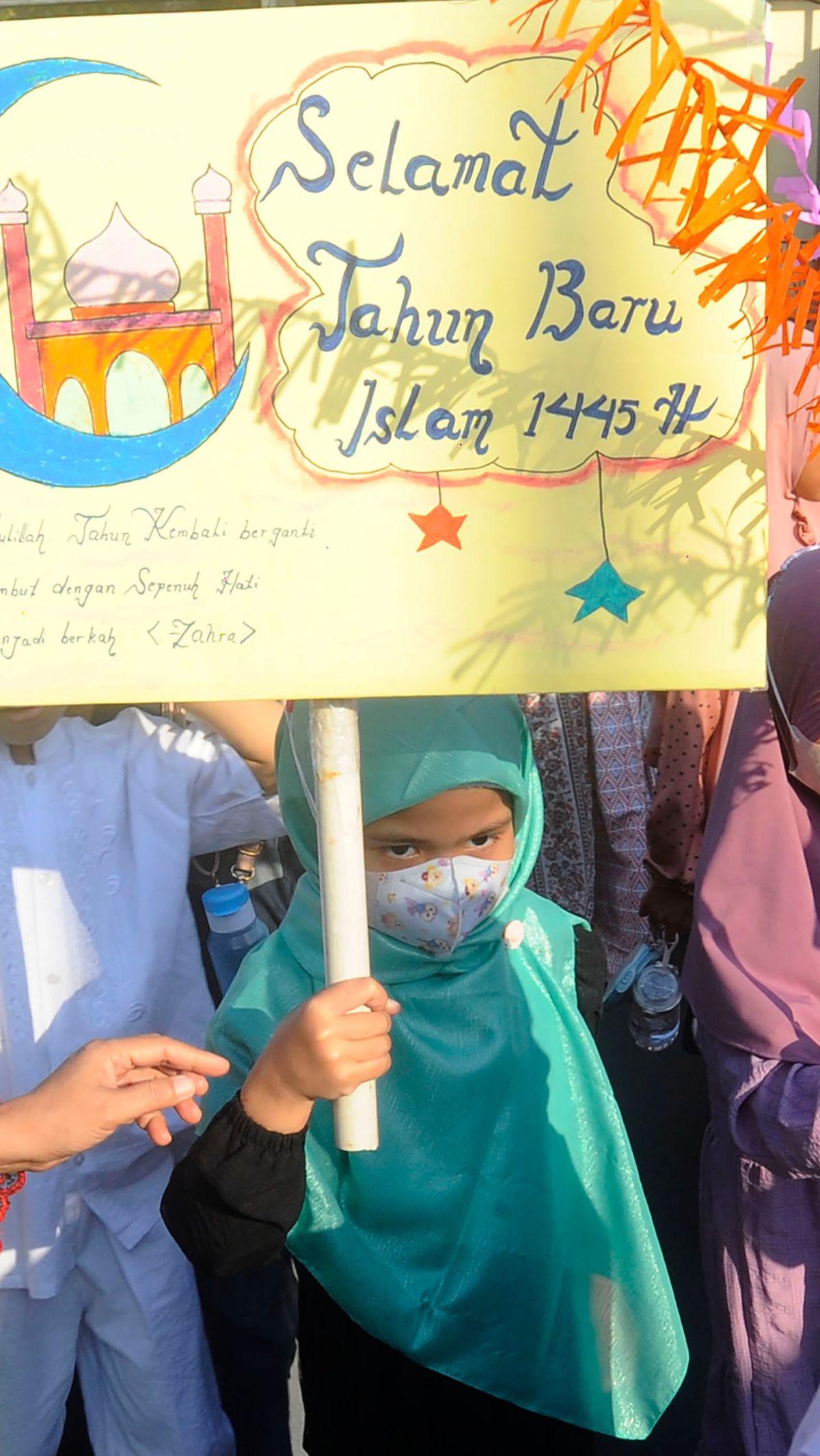 Diketahui, Tahun Baru Islam diperingati setiap tanggal 1 Muharram sekaligus memperingati peristiwa hijrah yang dilakukan Nabi Muhammad SAW dan pengikutnya dari Mekah ke Madinah pada tahun 622 M.