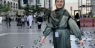 Inara Rusli memang sering membagikan kegiatannya di media sosial, termasuk saat sedang ibadah umrah.