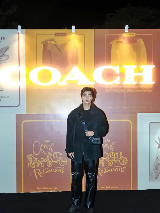 Siapa di antara kamu yang juga ngefans sama Kang Min Hyuk nih, Sahabat FIMELA? [Foto: Document FIMELA/Adrian Putra]