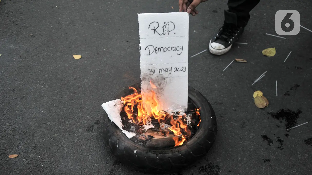 Demo Sistem Pemilu Tertutup