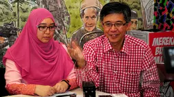 Nurul Iman Anwar, putri pemimpin oposisi Malaysia Anwar Ibrahim, didampingi anggota parlemen Malaysia Chua Tian Chang mendatangi kantor KontraS, Jakarta, Sabtu (4/4/2015). (Liputan6.com/Yoppy Renato)  