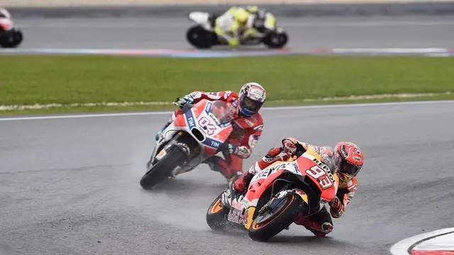 Marc Marquez (Repsol Honda) dan Andrea Dovizioso (Ducati)