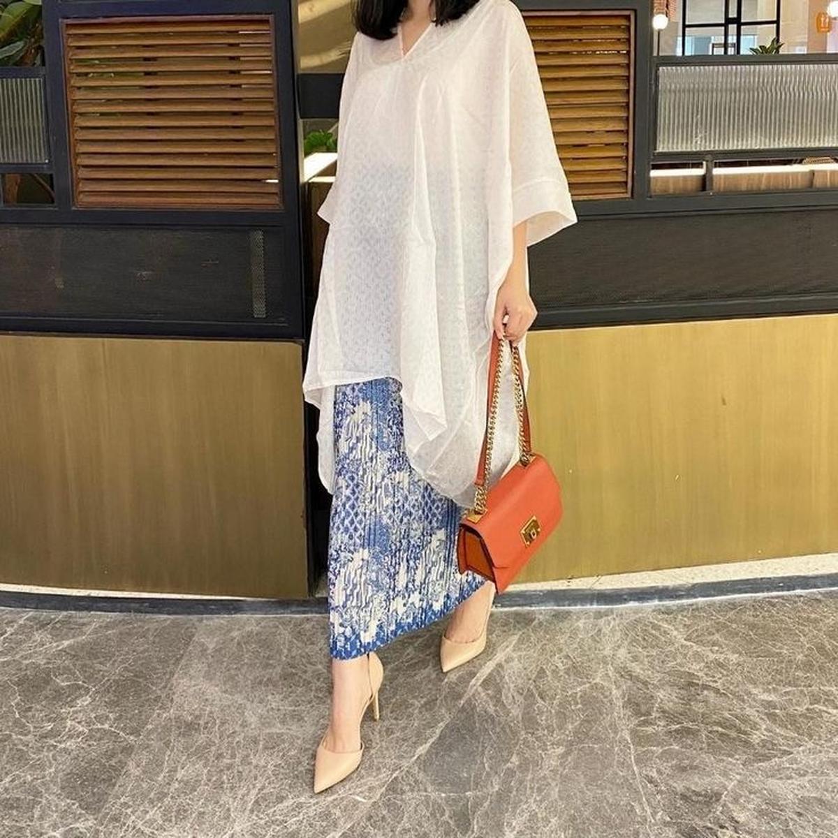 6 Inspirasi Baju Tunik Lebaran 2025 yang Wajib Kamu Coba! Tampil Anggun dan Modis dengan Pilihan Terbaik