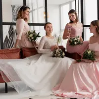 Ilustrasi Model Gaun Bridesmaid Satin/Freepik