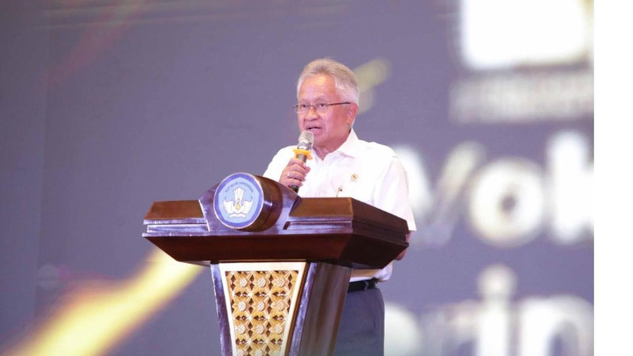 VIDEO: Respons Satryo, Terkena Reshuffle Pertama Prabowo: Lebih Baik Mundur
