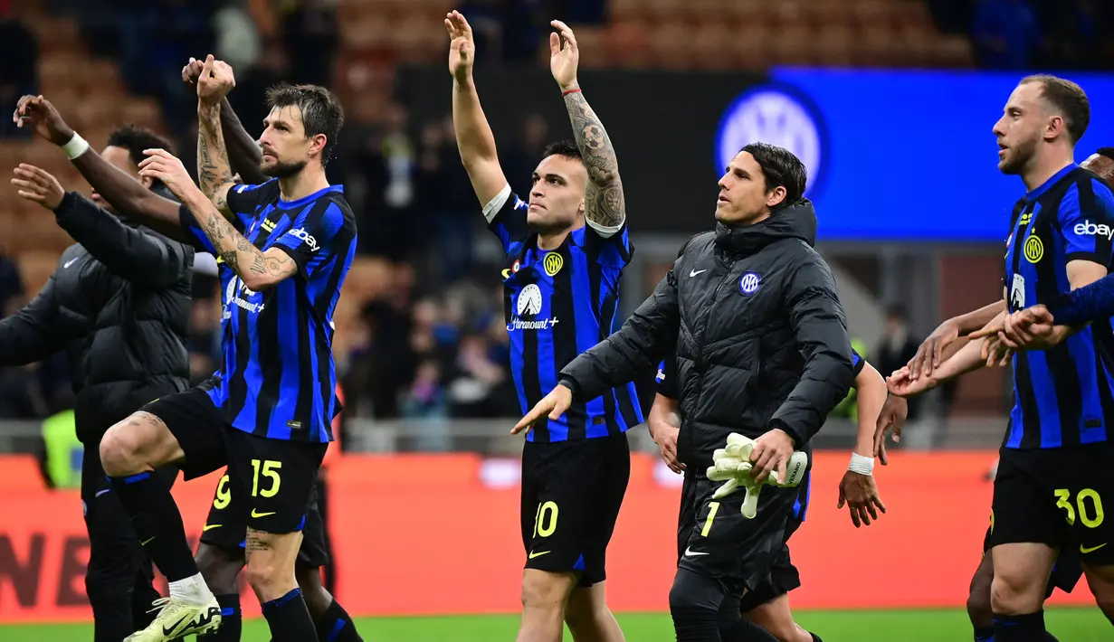 Pemain Inter Milan melakukan selebrasi usai memenangkan pertandingan sepak bola Serie A Italia melawan Empoli di Milan, pada 1 April 2024. (Piero CRUCIATTI/AFP)