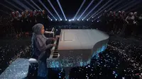 Putri Ariani Bawakan Lagu Elton Jhon di Final America’s Got Talent, Simon Cowell: Kamu Adalah Berlian Langka. Foto: tangkapan layar Youtube AGT.