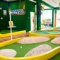 HOLEO menawarkan pengalaman bermain mini golf indoor dengan tema empat musim. (Dok. Liputan6.com/Dyra Daniera)
