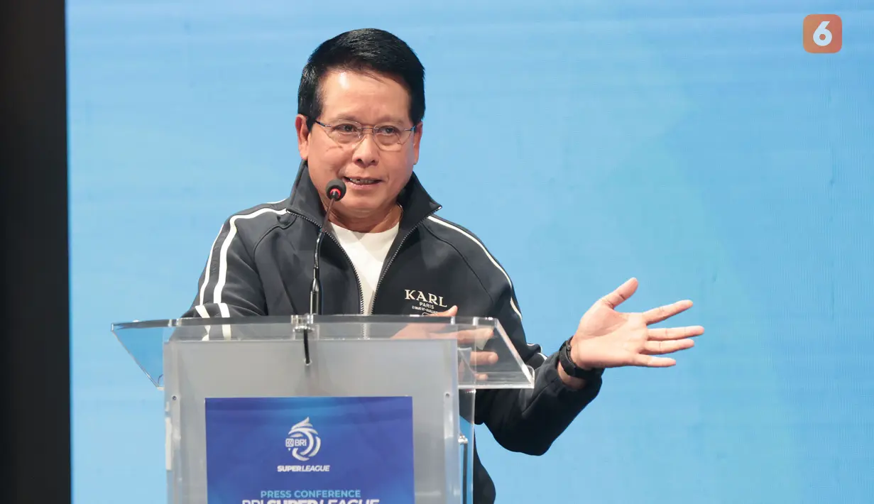 Direktur Utama PT Bank Rakyat Indonesia (Persero) Tbk (BRI) Hery Gunardi menyampaikan keterangannya dalam jumpa pers peluncuran BRI Super League 2026/2027 di SCTV Tower, Jakarta, Selasa (1/9/2026). Ia menyatakan kegembiraannya dapat kembali mendukung kompetisi sepak bola kasta tertinggi Indonesia. (KLY/Budy Santoso)