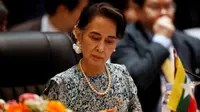 Aung San Suu Kyi dinilai banyak pihak sudah terlalu lama berdiam diri menyusul kekerasan demi kekerasan yang menimpa warga muslim Rohingya (Reuters)