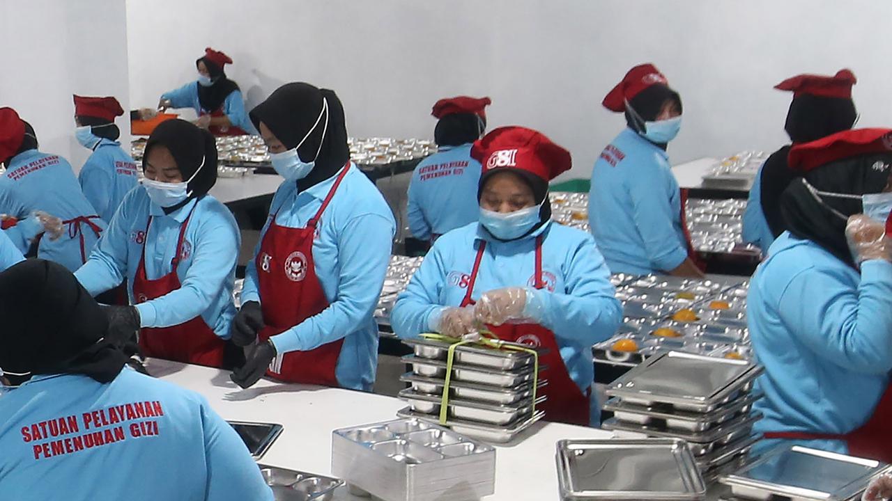 Melihat Kesibukan Dapur Penyedia dan Penyuplai Makan Bergizi Gratis