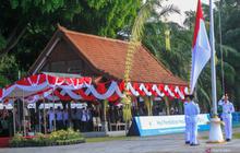 Mendikdasmen Pimpin Upacara Hardiknas 2026 Banyuwangi, Apresiasi Kolaborasi Pendidikan