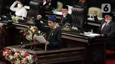 Presiden Joko Widodo atau Jokowi saat mengikuti Sidang Paripurna DPR 2021 di Gedung Nusantara, Senayan, Jakarta, Senin (16/8/2021). Jokowi membacakan RUU APBN 2022 dan Nota Keuangan. (Liputan6.com/Angga Yuniar)