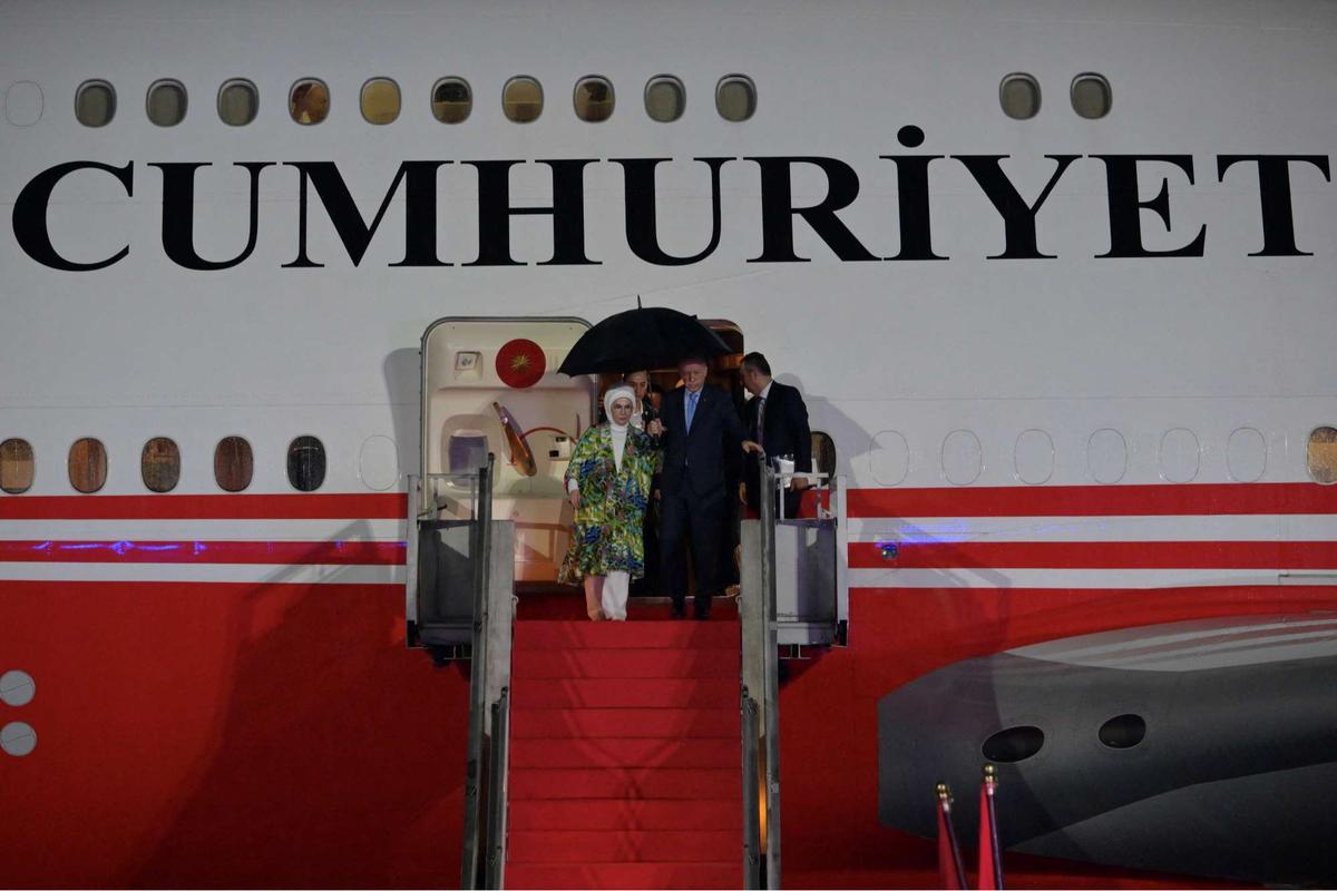 Prabowo sambut kedatangan Erdogan di Lanud Halim Perdanakusuma