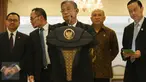 Menko Perekonomian Darmin Nasution memberikan keterangan pers terkait kebijakan ekonomi di Bandara Halim Perdanakusuma, Jakarta, Jumat (11/9). Darmin memerinci 134 peraturan dari berbagai kementerian yang telah disederhanakan. (Liputan6.com/Faizal Fanani)